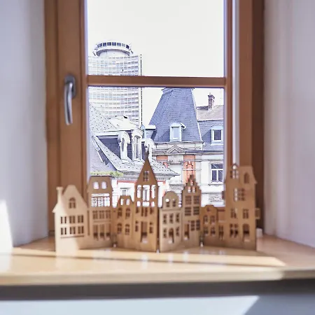 Des Victoires Daire *